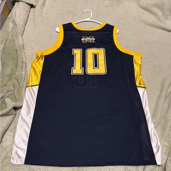 Michigan Basketball Jersey great used condition - Picture 4 of 7